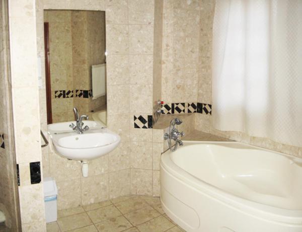 Nadix Panzio Bed & Breakfast Debreţin Exterior foto